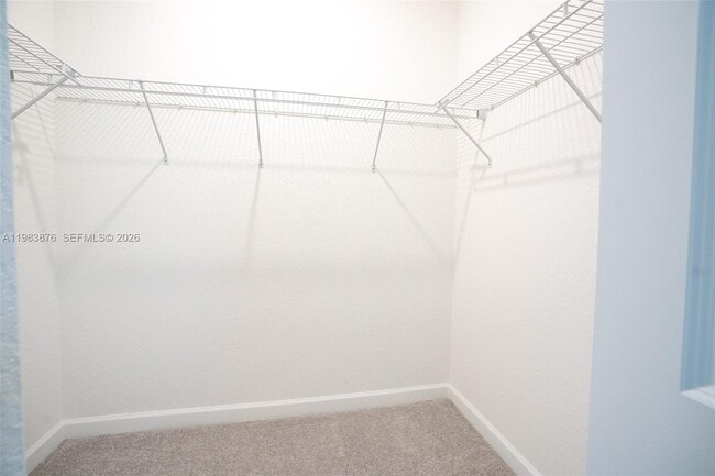 Building Photo - 204 SE 10th St