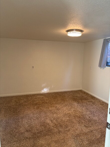 Building Photo - 10142 La Porte Rd