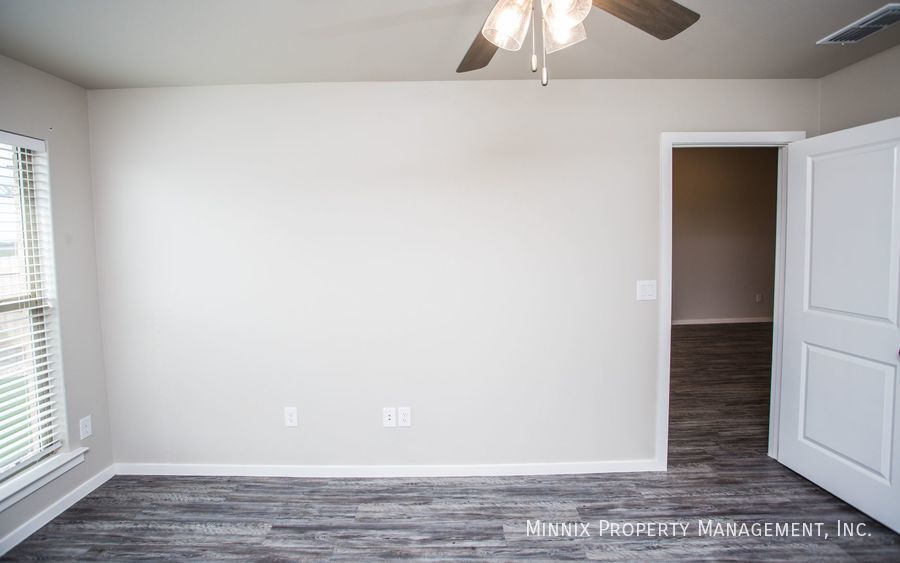 Building Photo - 1924 Langford Ave