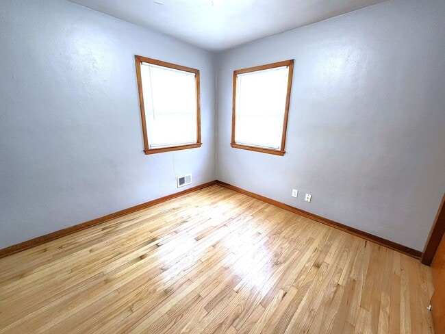 Building Photo - 4 Bedroom Cape Cod with Large Partially Fenced Yard