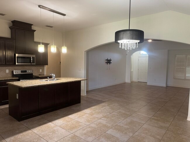 Building Photo - 212 Sandhill Oak