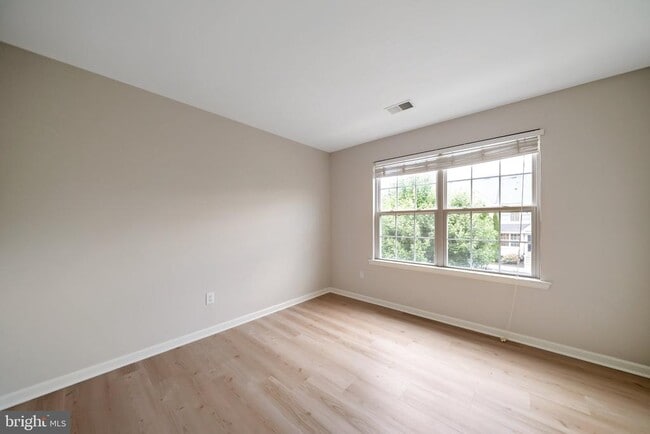 Building Photo - 249 Flagstone Rd