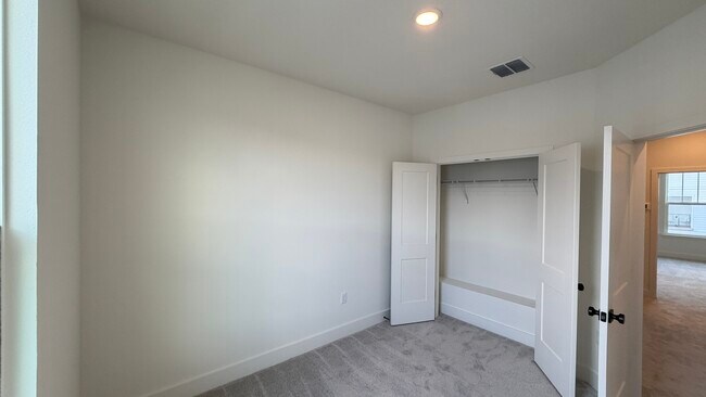 Building Photo - 15045 Groveside Rd