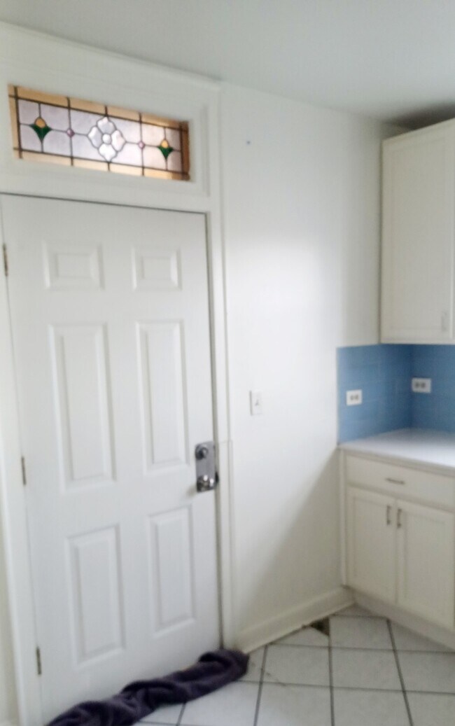 Building Photo - 5132 W 21st St