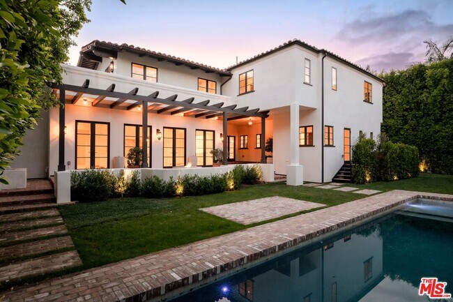 Building Photo - 624 N Arden Dr