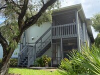 Building Photo - Spacious 2BR/2BA Condo with Vaulted Ceilin...