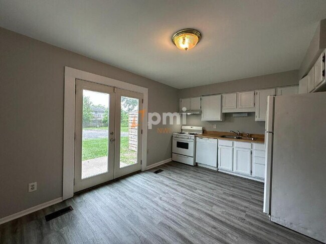 Building Photo - 4059 W 73rd Ave