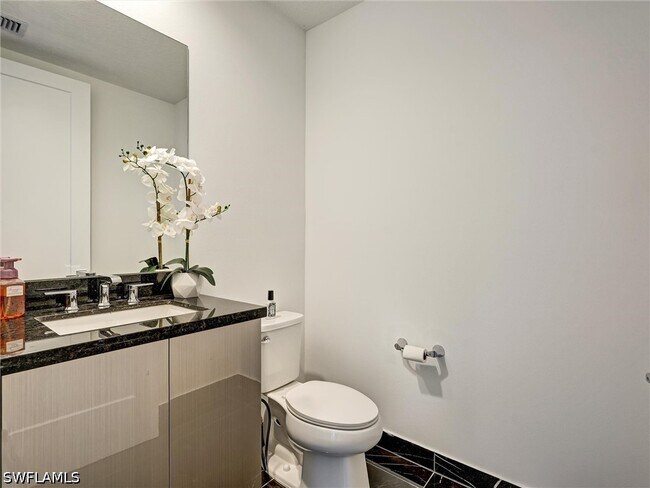 Building Photo - 5126 Panella Ave