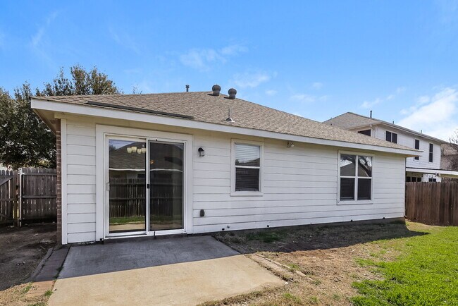 Building Photo - 249 Heritage Dr