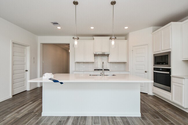 Building Photo - 7711 Pale Petunia Trl