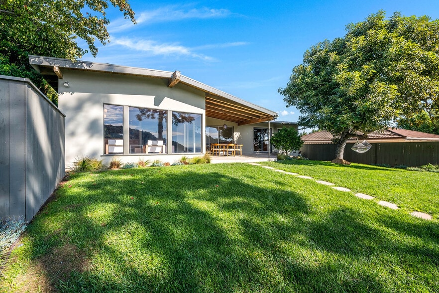 Building Photo - 2431 Carman Crest Dr