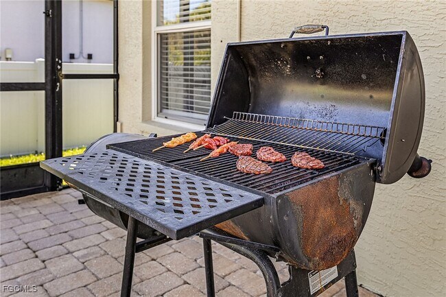 Building Photo - 2649 SW 32nd St