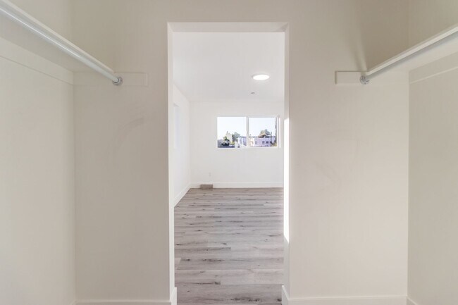 Building Photo - 148 S Madison Ave