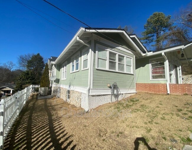 Building Photo - 3306 Montview Dr