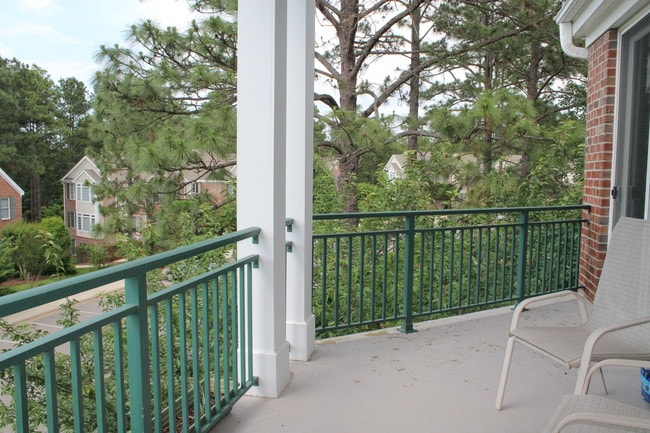 Building Photo - 2137 Creswell Dr