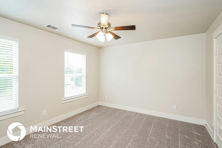 Building Photo - 1035 Saddlestone Dr