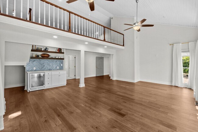 Building Photo - 5704 Woodside Ave