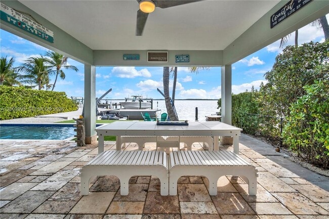 Building Photo - 69 Shoreland Dr