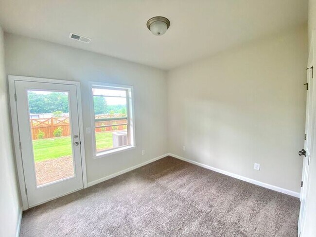 Building Photo - 230 Mahone Dr