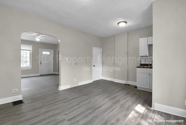 Building Photo - 532 S Terrace Ave