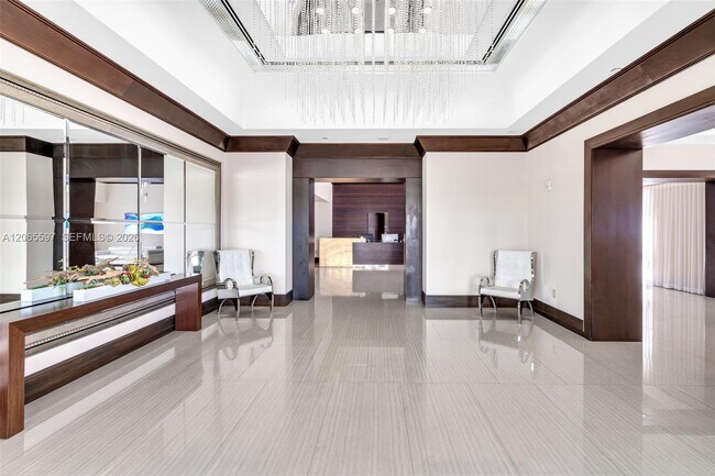 Building Photo - 16485 Collins Ave