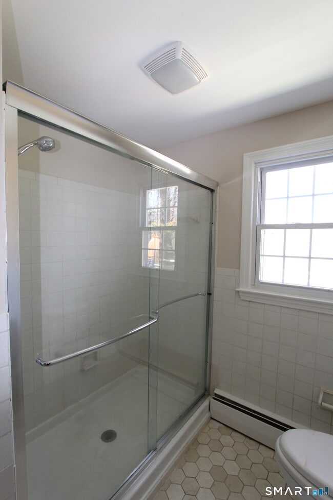 Building Photo - 32 Lexington Cir