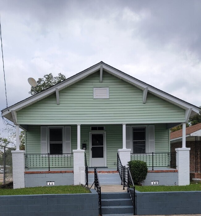 Primary Photo - 615 S 11th St