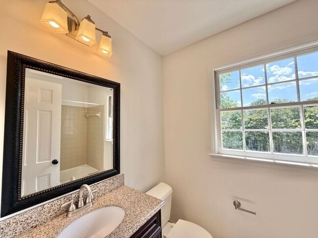 Building Photo - 5017 Sandlewood Dr