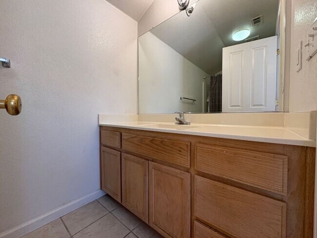 Building Photo - Beautiful 3 Bedroom Home in Spanos East Ga...
