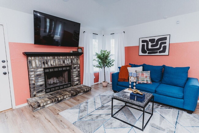 Building Photo - "Well-maintained 4-Bedroom Gem with 2 Full Baths and a Fireplace in Desirable Harker Heights Neig...