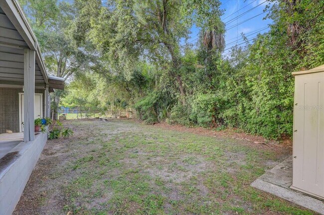 Building Photo - 2018 Windsor Way
