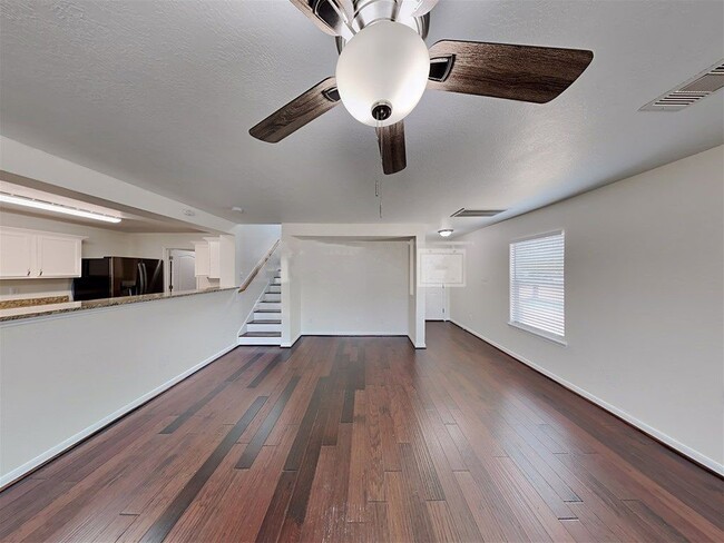 Building Photo - 18735 Westgate Park Dr