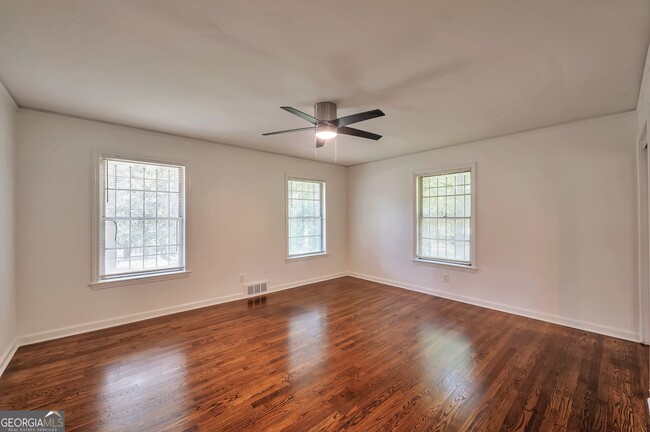 Building Photo - 1332 Willis Mill Rd SW