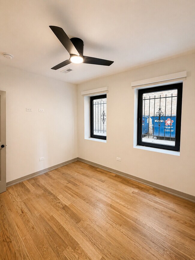 Building Photo - 1335 W Estes Ave