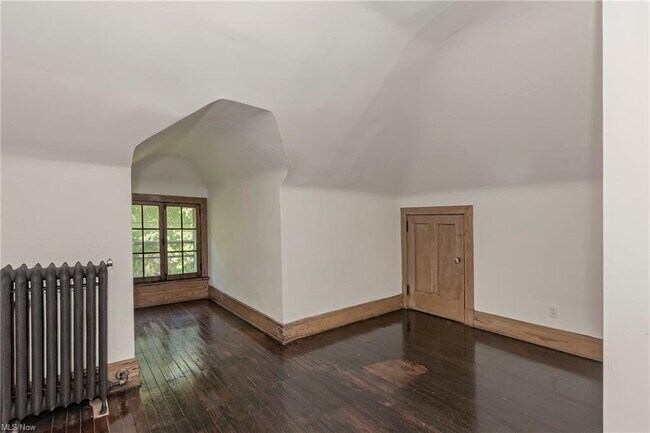 Building Photo - 283 Corning Dr