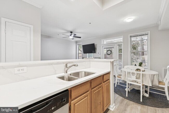 Building Photo - 1361 Garden Wall Cir