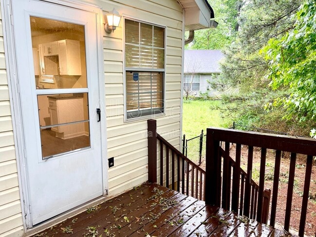 Building Photo - 132 Samanthas Way