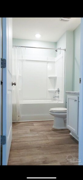 2nd Bathroom - 4629 Integrity Ct