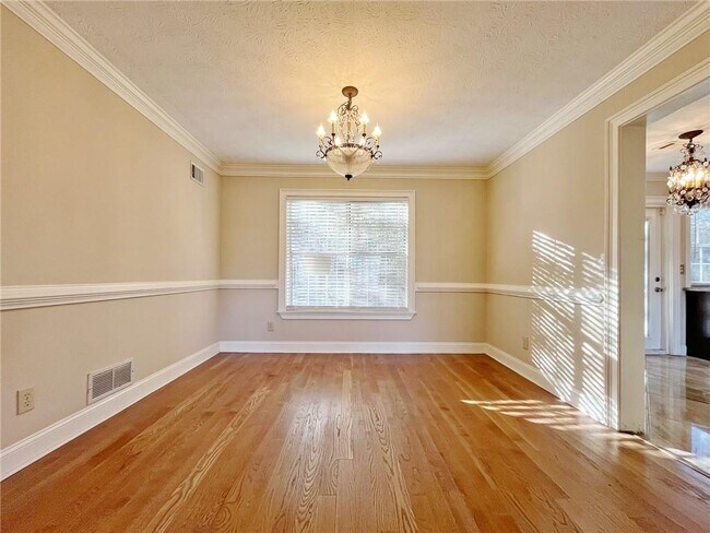 Building Photo - 2896 Landington Way NW