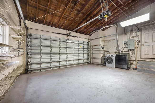 Building Photo - 600 Santurce Ave