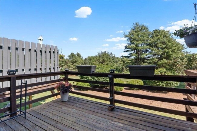 Building Photo - 5 Aspen Ln