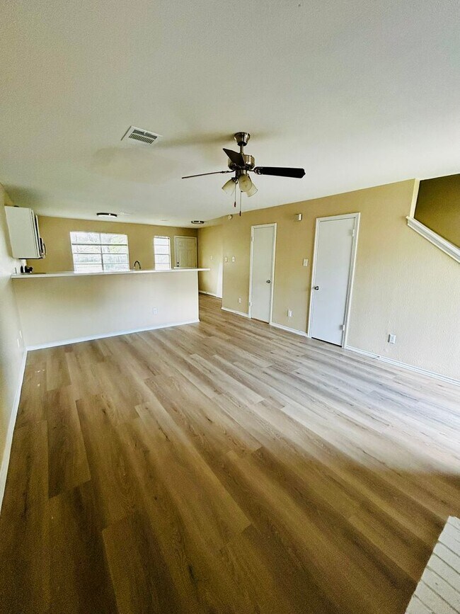 Building Photo - 1841 River Crossing Cir