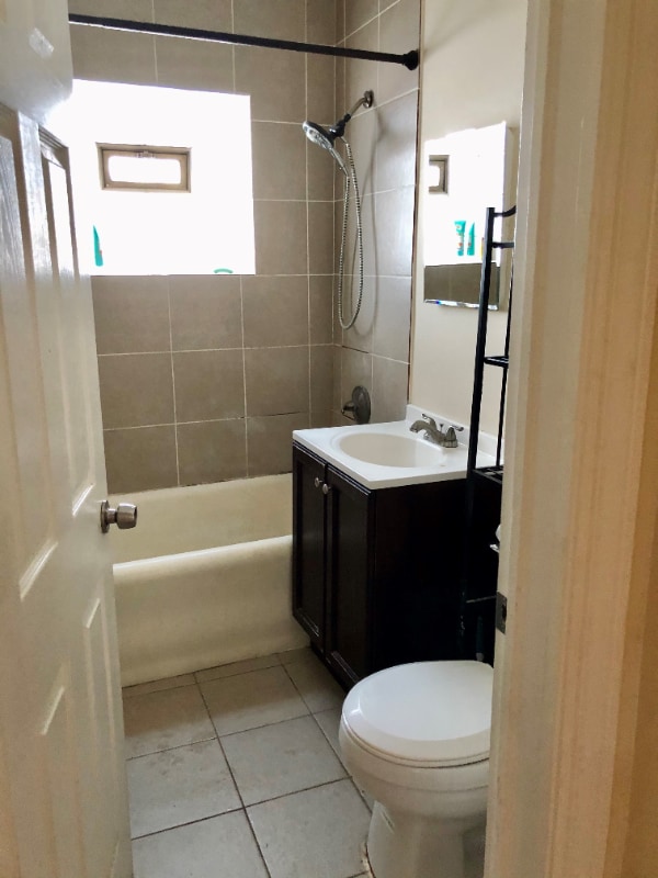 Building Photo - 2351 N Kenneth Ave