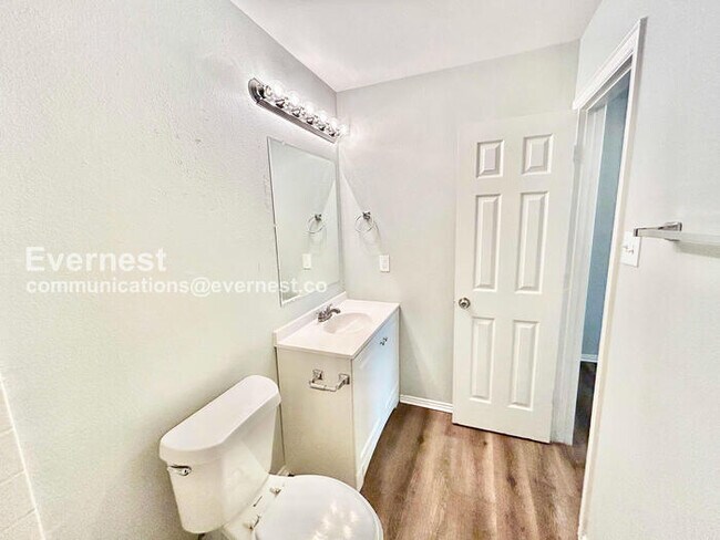 Building Photo - 320 Ezekial Ave