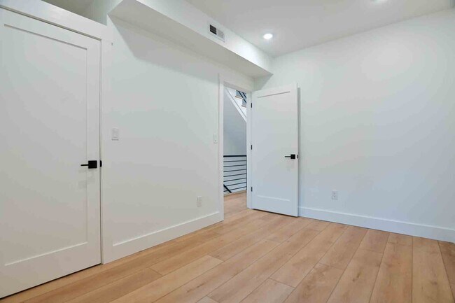 Building Photo - 2641 4th St NE