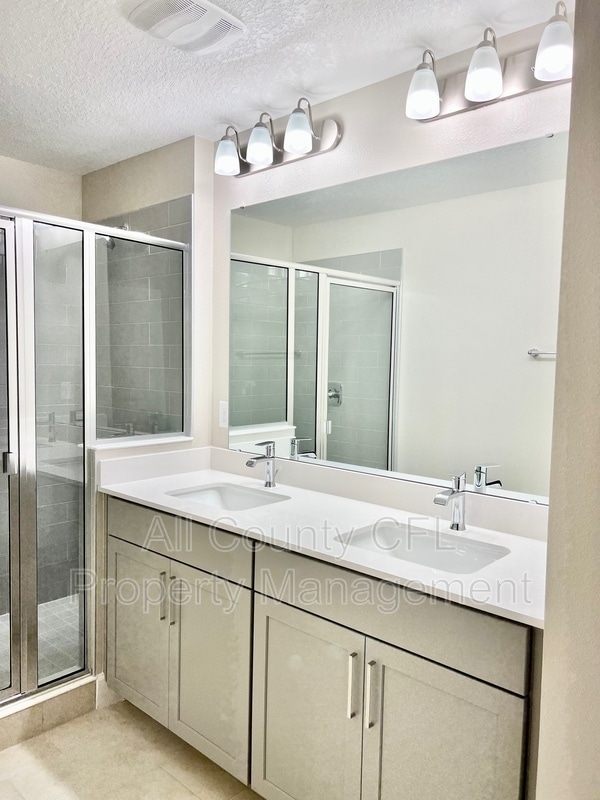 Building Photo - 1398 Captiva Cv