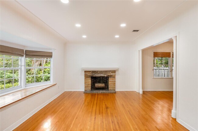 Building Photo - 4001 Hardie Ave
