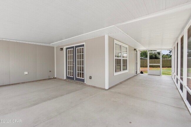 Building Photo - 115 Circle Dr