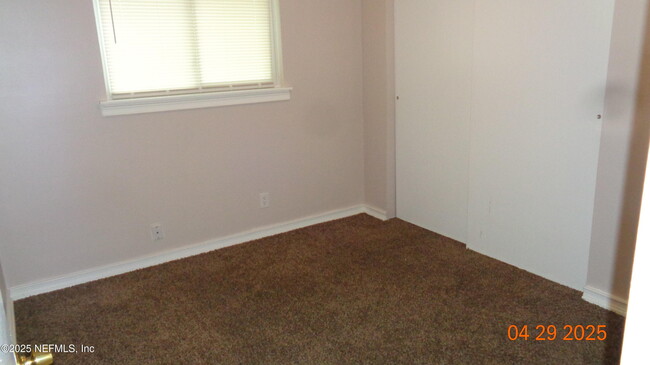 Building Photo - 1204 Crown Dr
