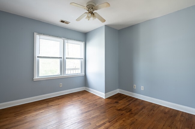 Building Photo - 1443 Venetian Dr SW